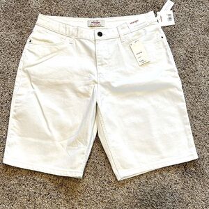 Wrangler 10” Bermuda White Denim High Rise Shorts. Women’s 8 Avg. NEW